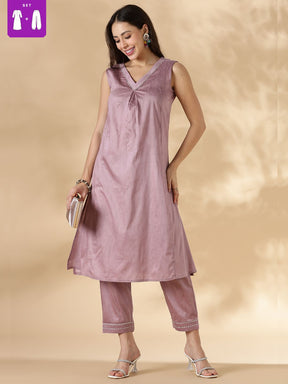 V Neck solid kurta pant set with delicate lace detailings
