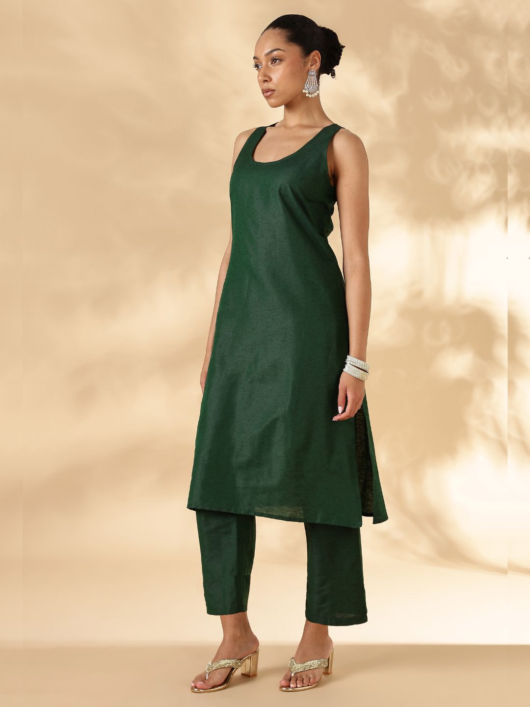 Solid Green Sleeveless Kurta Pant Set