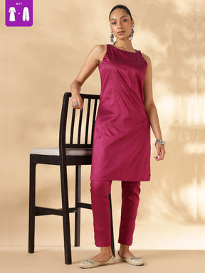 Pink Solid In cut kurta with Narrow Straight Pants
