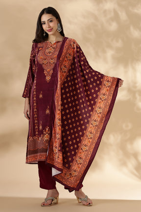 Maroon Heritage Print Velvert Kurta Pant Set with velvet Dupatta