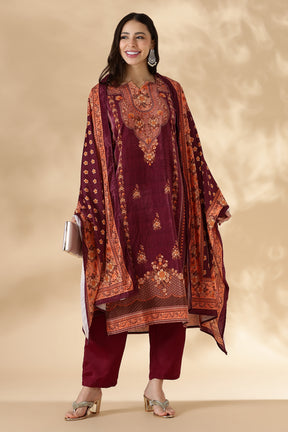 Maroon Heritage Print Velvert Kurta Pant Set with velvet Dupatta