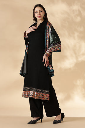 Noir Solid Kurta Pant set with Printed Velvet Dupatta