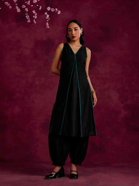 Inverted pleat front kurta with back tie-up- Black