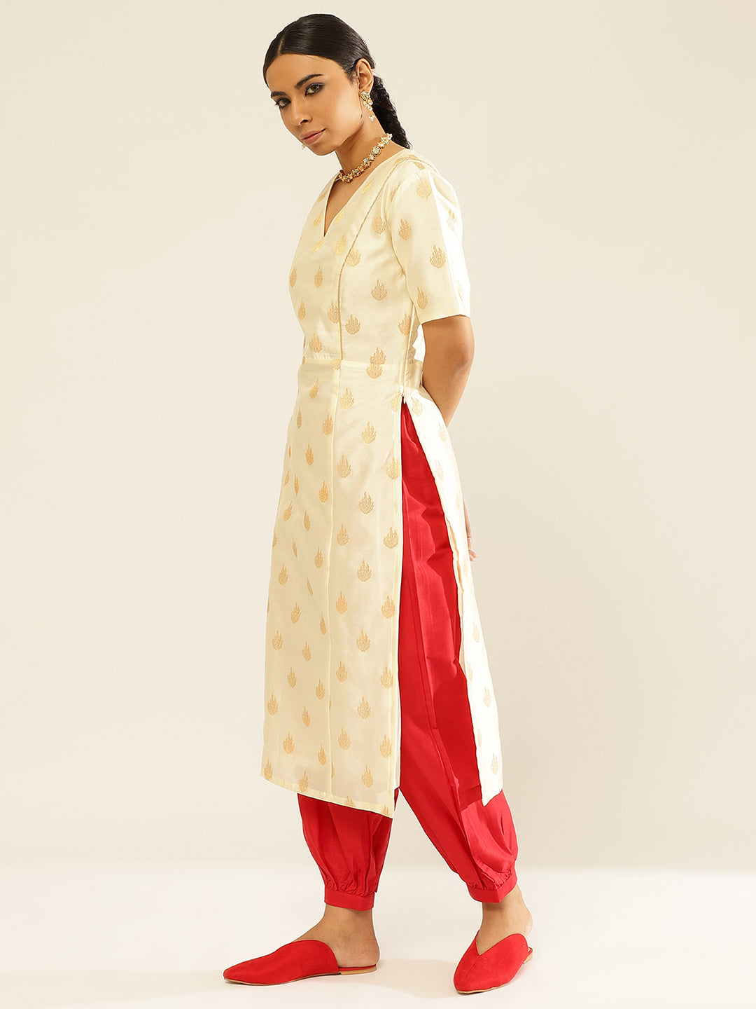 Zari tafetta Kurta Set with contrasting details