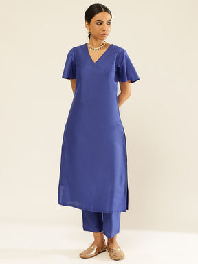 Solid color straight kurta Set with bell sleeves and Dupatta.