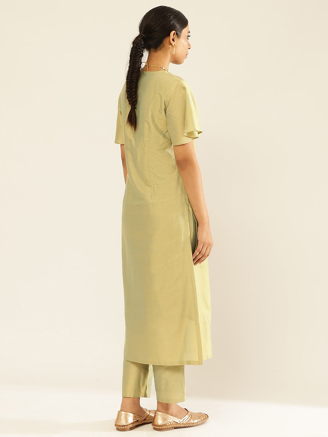 Solid color straight kurta set with bell sleeves