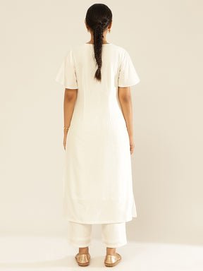 Solid color straight kurta with bell sleeves accompanied Set and Dupatta