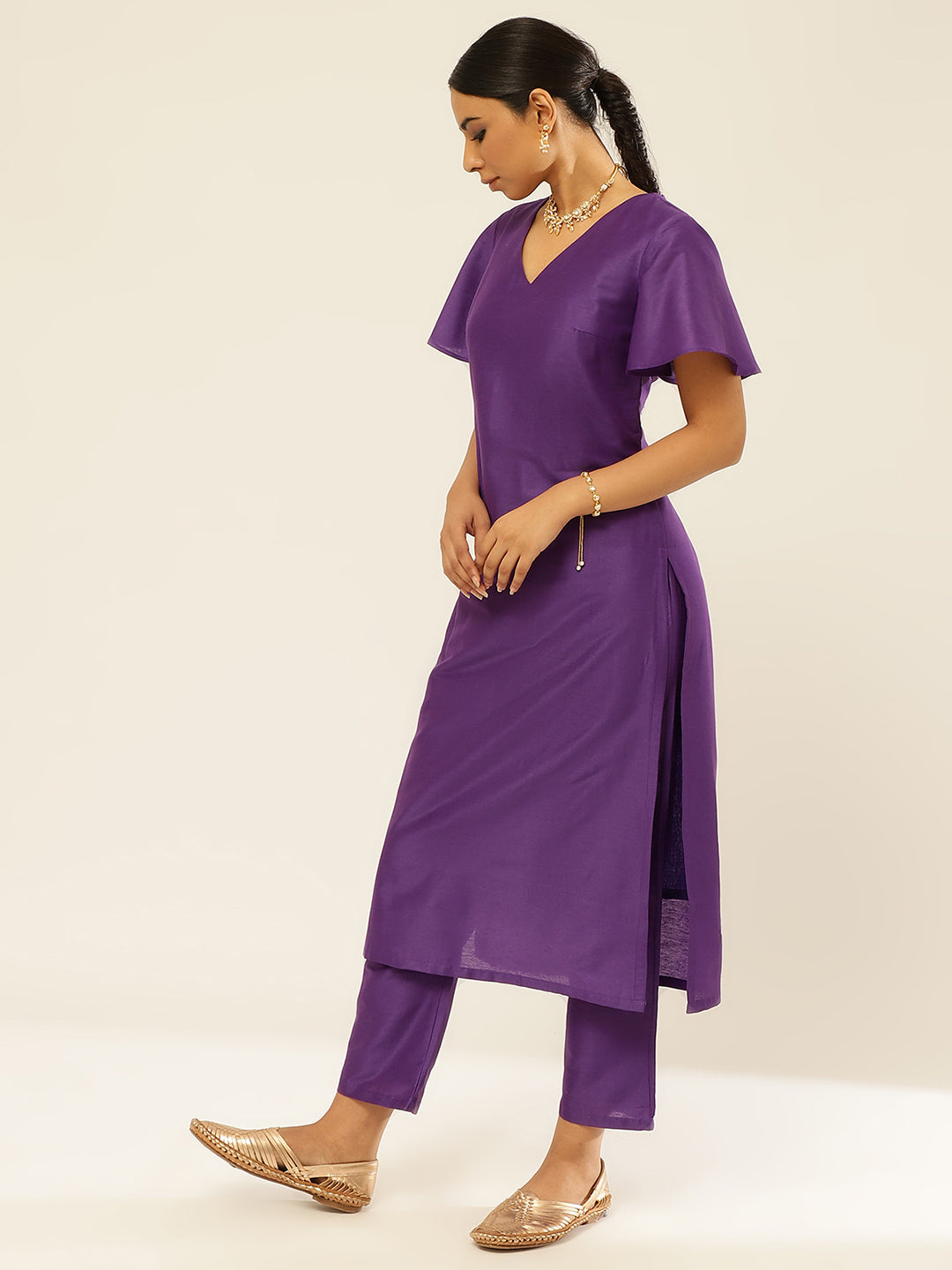 Solid color straight kurta set with bell sleeves