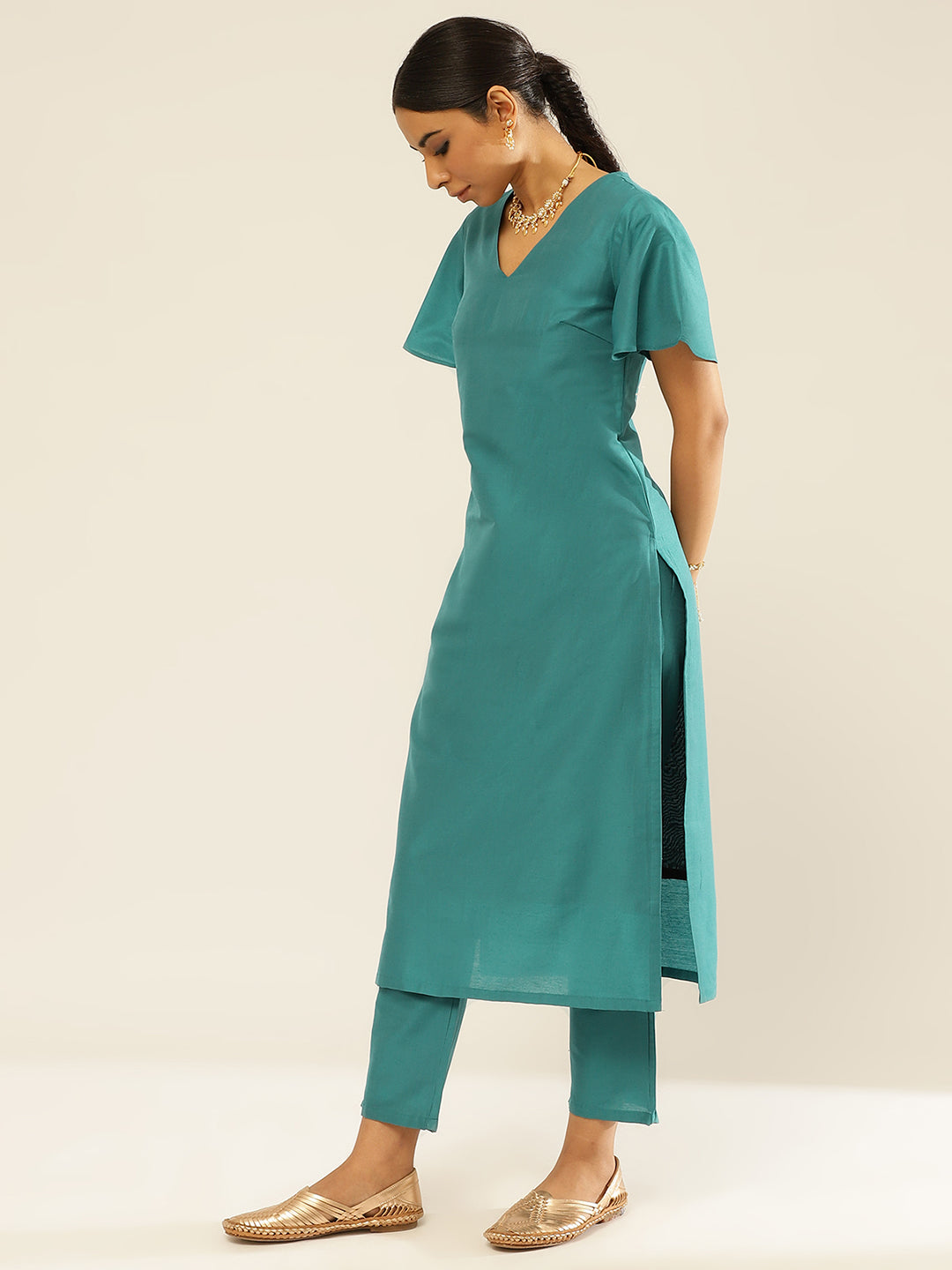 Solid color straight kurta set with bell sleeves