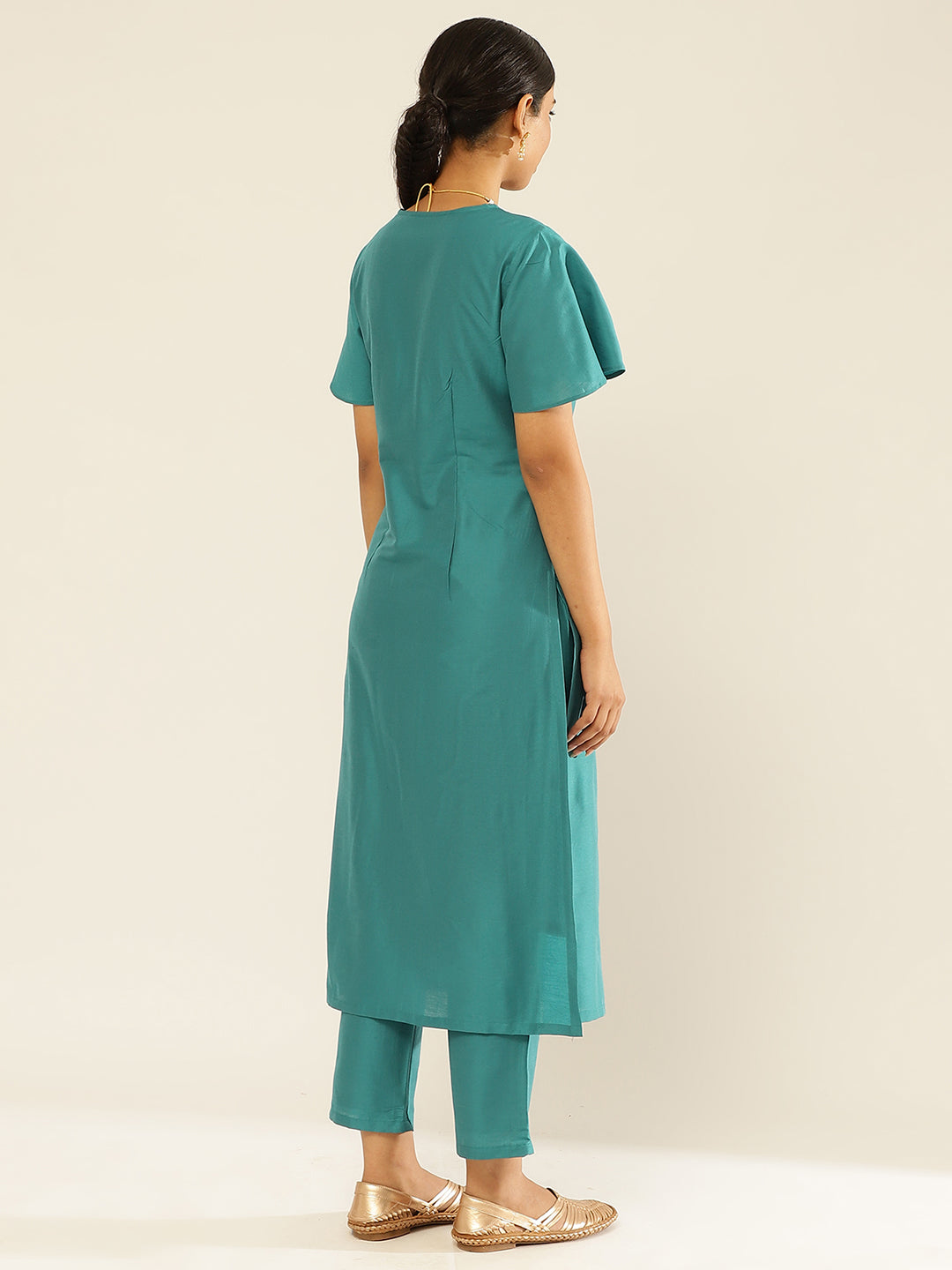 Solid color straight kurta set with bell sleeves