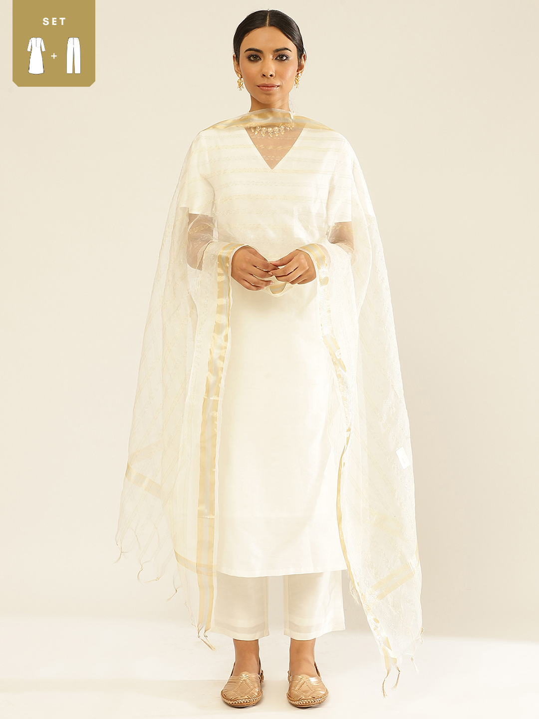 Solid color straight kurta with bell sleeves accompanied with straight pants and Dupatta