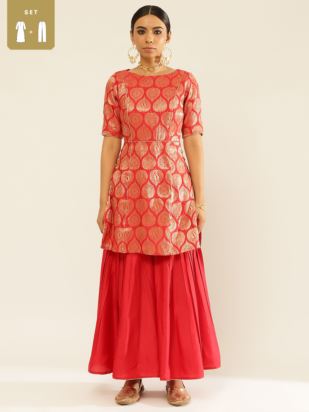 Banarasi zari kurta Set with contrasting details