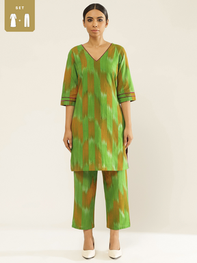 Ikat cotton kurta Set with contrast detailing paired