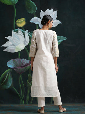 Abhishti cotton baswada kurta with overlapped scalloped neck & zariwork sleeves