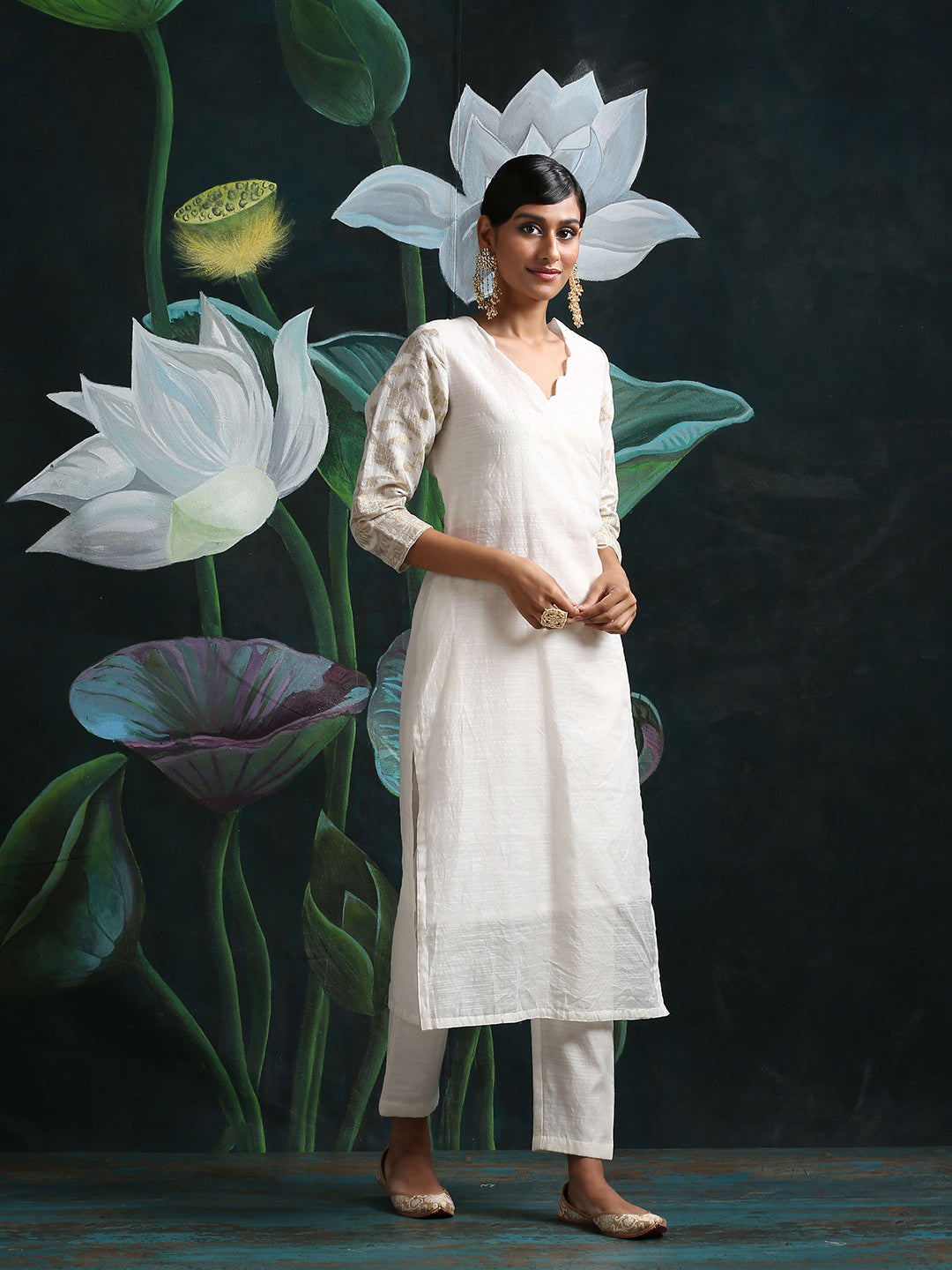 Abhishti cotton baswada kurta with overlapped scalloped neck & zariwork sleeves