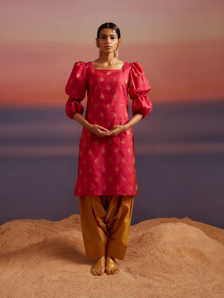 Paradise-Pink Marie Sleeves Banarasi Kurta