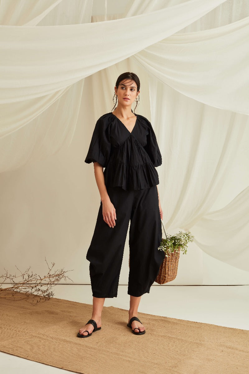 Balloon sleeve tiered cotton poplin top with pleated pants-Midnight Black