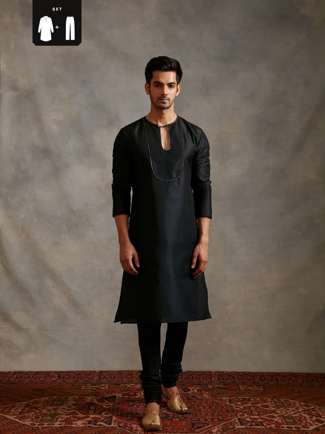 Banarasi Keyhole neck kurta Set - Metallic black