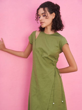 Overlapping Front Kurta with Shoulder Cut-out
