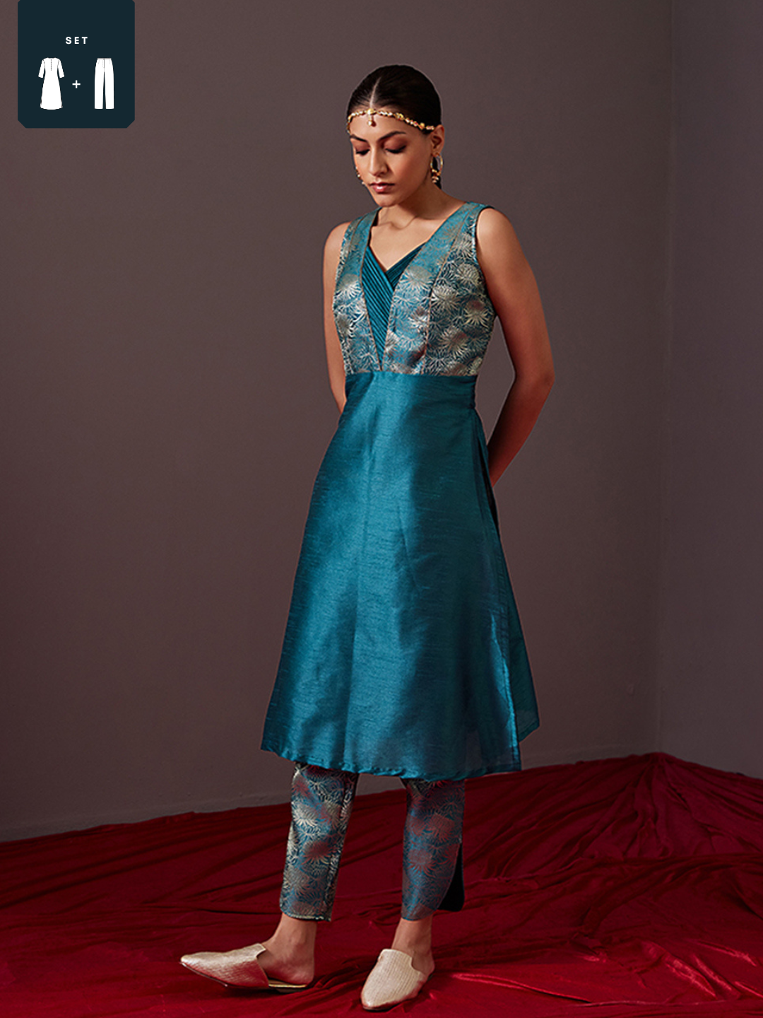 Banarasi zari pin tucked V neck kurta with Curved Hem Pants