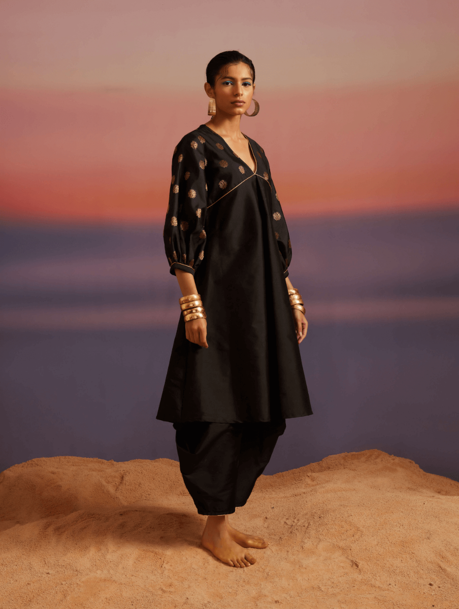Coral Black Banarasi V-Neck Banarasi Kurta With Pants