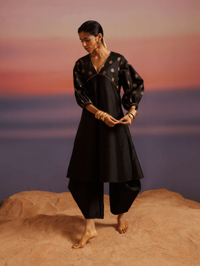 Coral Black Banarasi V-Neck Banarasi Kurta With Pants