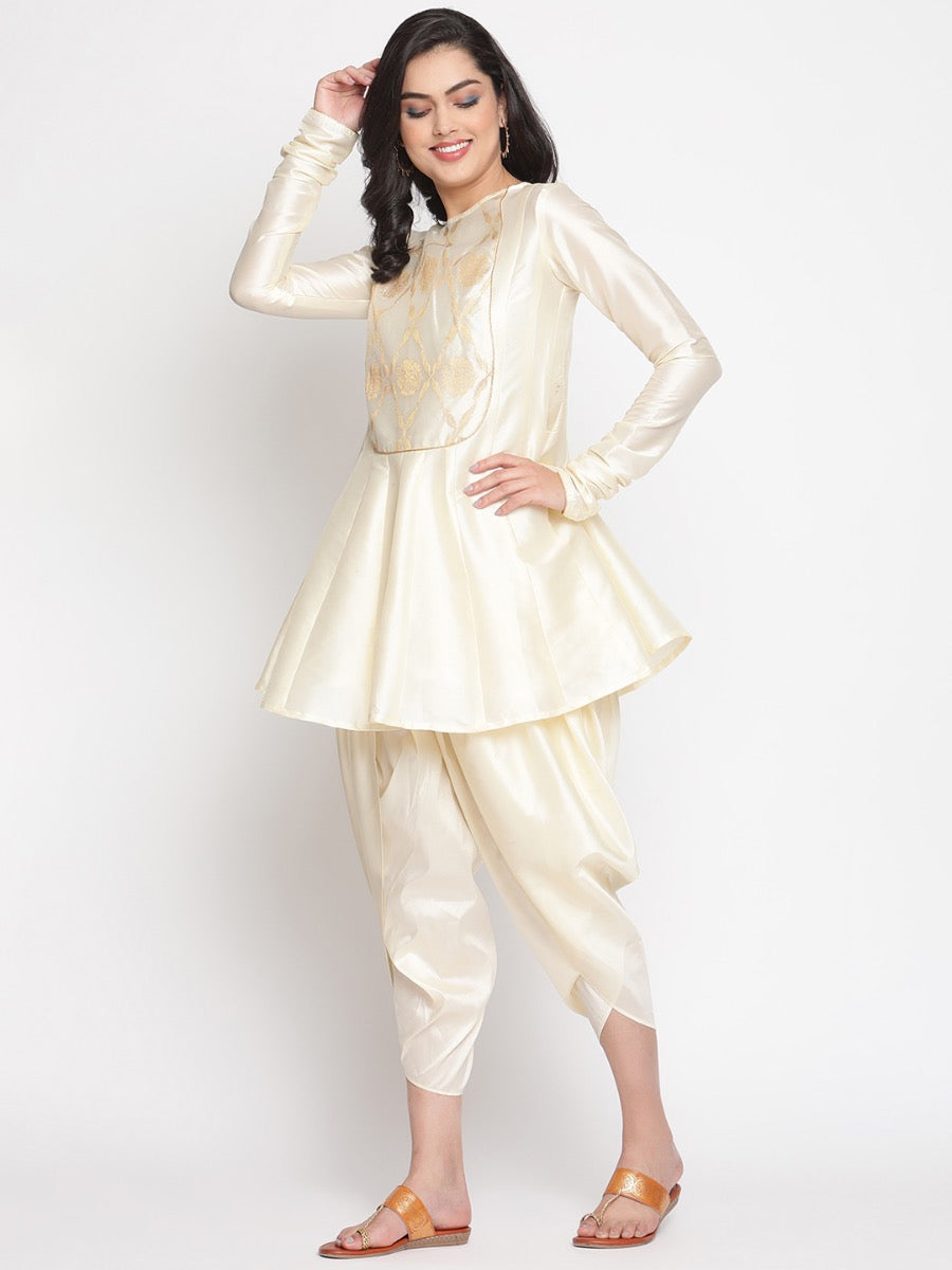 Cloud-Cream Banarasi Kurti with Churidar Sleeves
