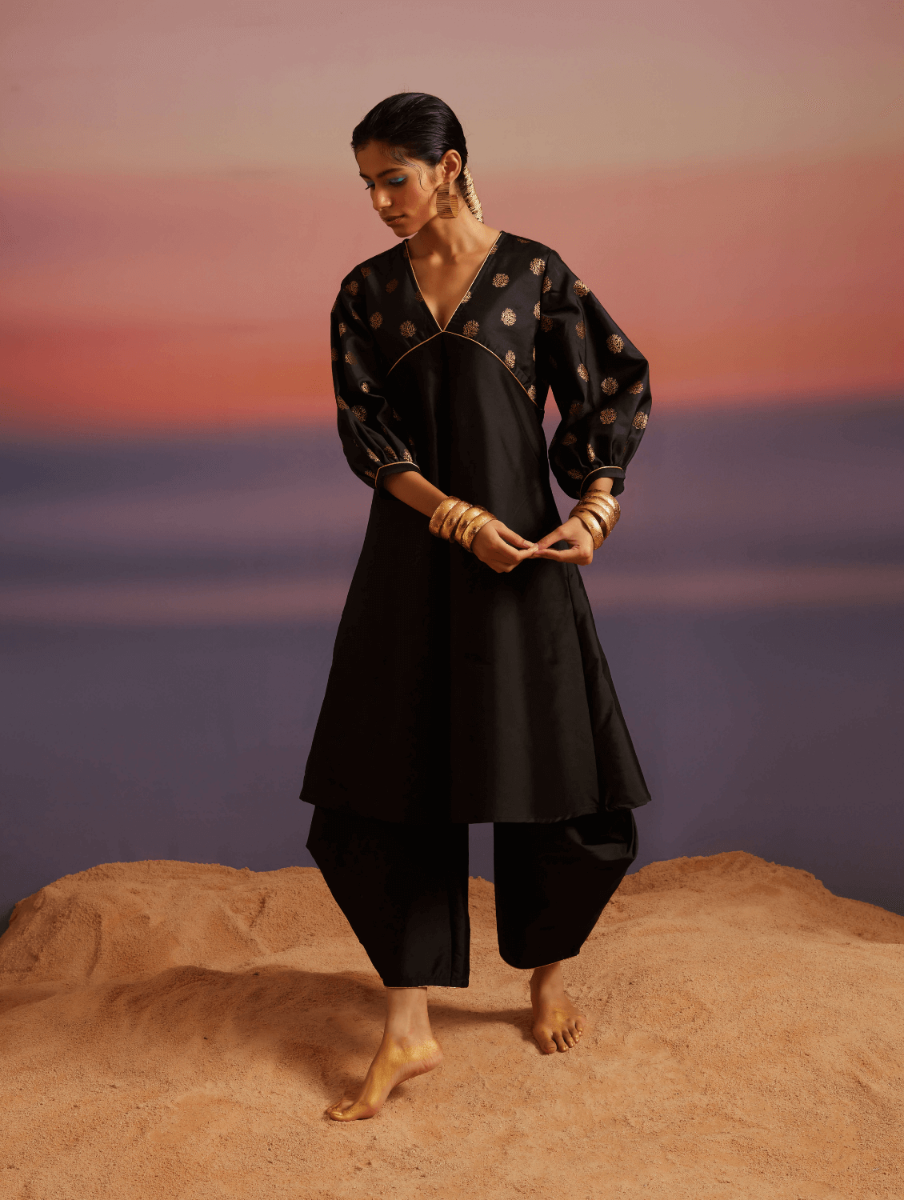 Coral Black Banarasi V-Neck Banarasi Kurta With Pants