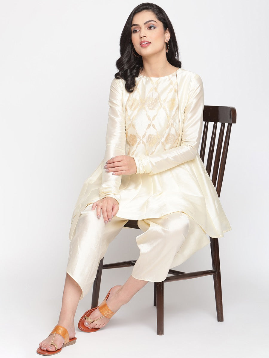 Cloud-Cream Banarasi Kurti with Churidar Sleeves