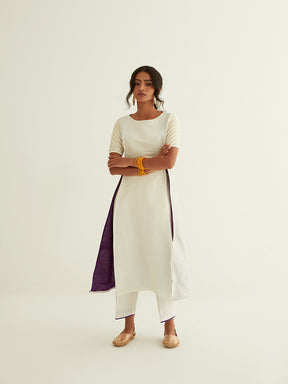 Front Slits banarasi kurta with Gota Patti details on the sleeves