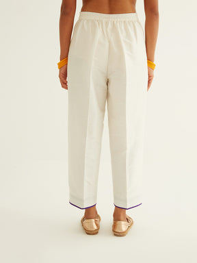 Pegged pant with contrast hem detail