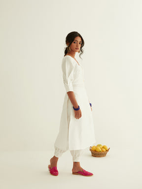 Straight banarasi kurta with pleated sleeves