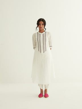 Straight banarasi kurta with a highlighted long placket with tulip pants