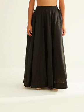 Circular skirt with contrast facing