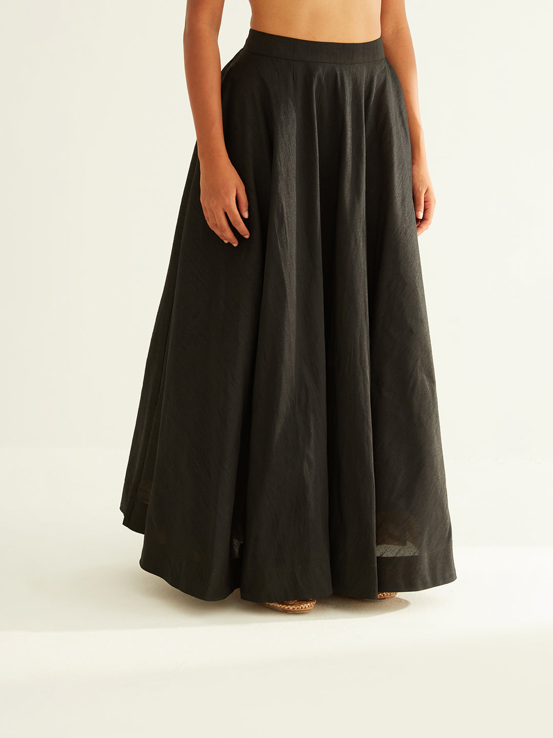 Circular skirt with contrast facing