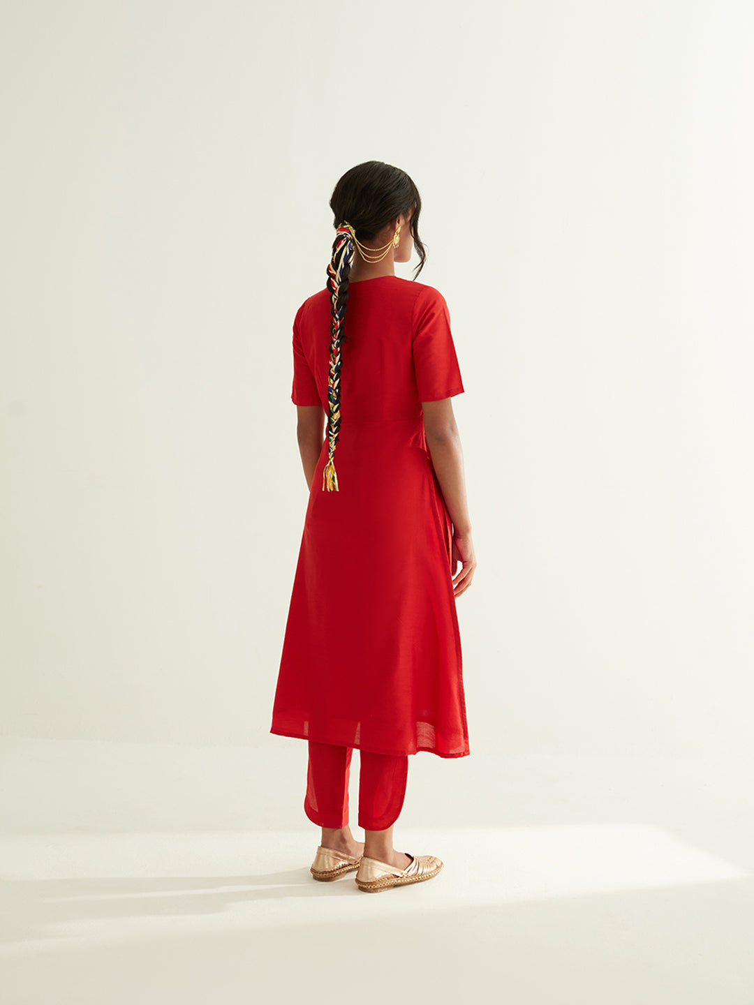 Straight banarasi Gota patti detailed kurta with curved hem pants