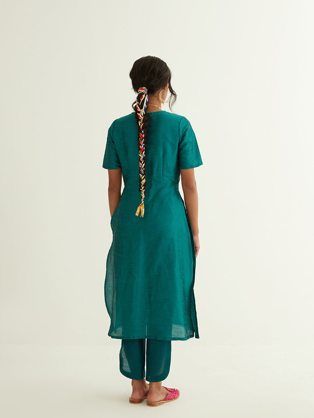 Straight banarasi Gota patti detailed kurta with curved hem pants