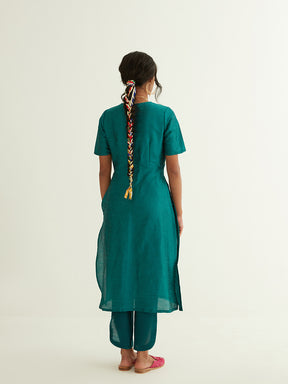 Straight banarasi Gota patti detailed kurta with curved hem pants