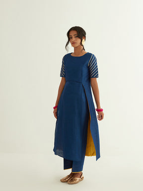 Front Slits banarasi kurta with Gota Patti details on the sleeves