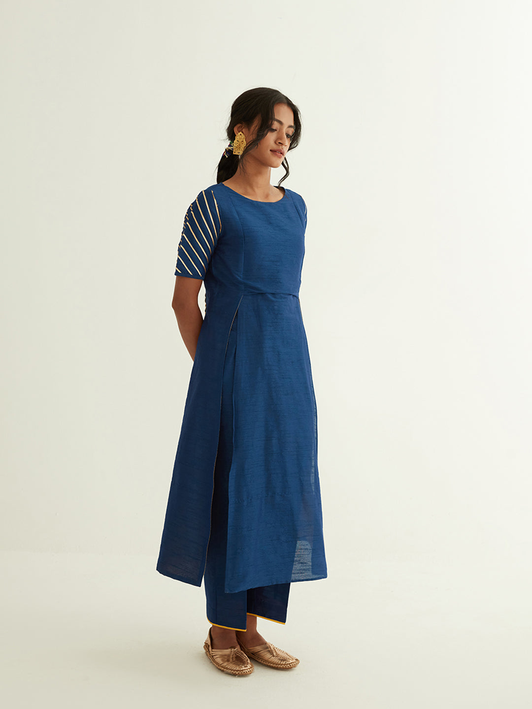 Front Slits banarasi kurta with Gota Patti details on the sleeves