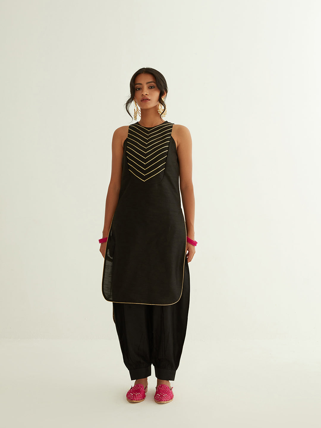 Linen-Khadi Kurti with buttons,pleats and dori-latkan detailing | Kurti  designs, Cotton kurti designs, Kurta designs