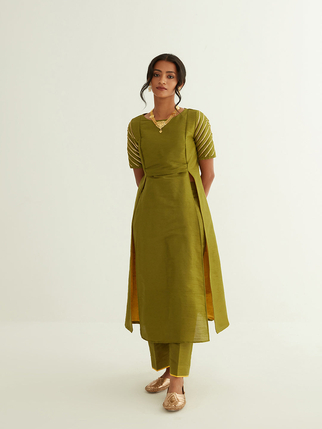 Front Slits banarasi kurta with Gota Patti details on the sleeves