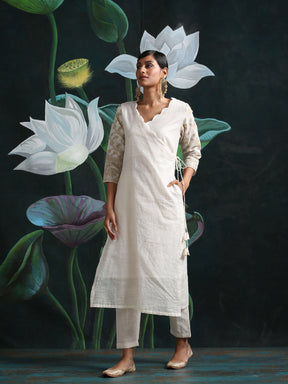 Abhishti cotton baswada kurta with overlapped scalloped neck & zariwork sleeves with Bottom