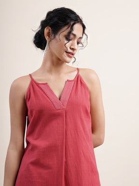 Maroon Strappy kurta with contrast stitches on placket