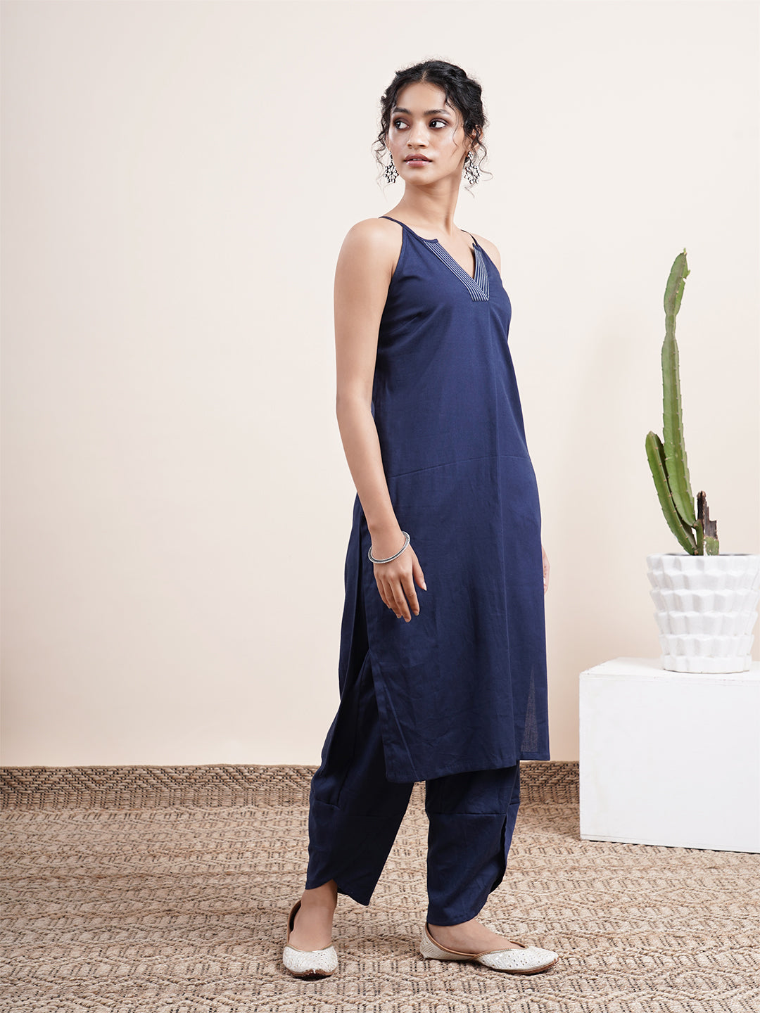 Navy Blue Strappy kurta with contrast stitches on placket