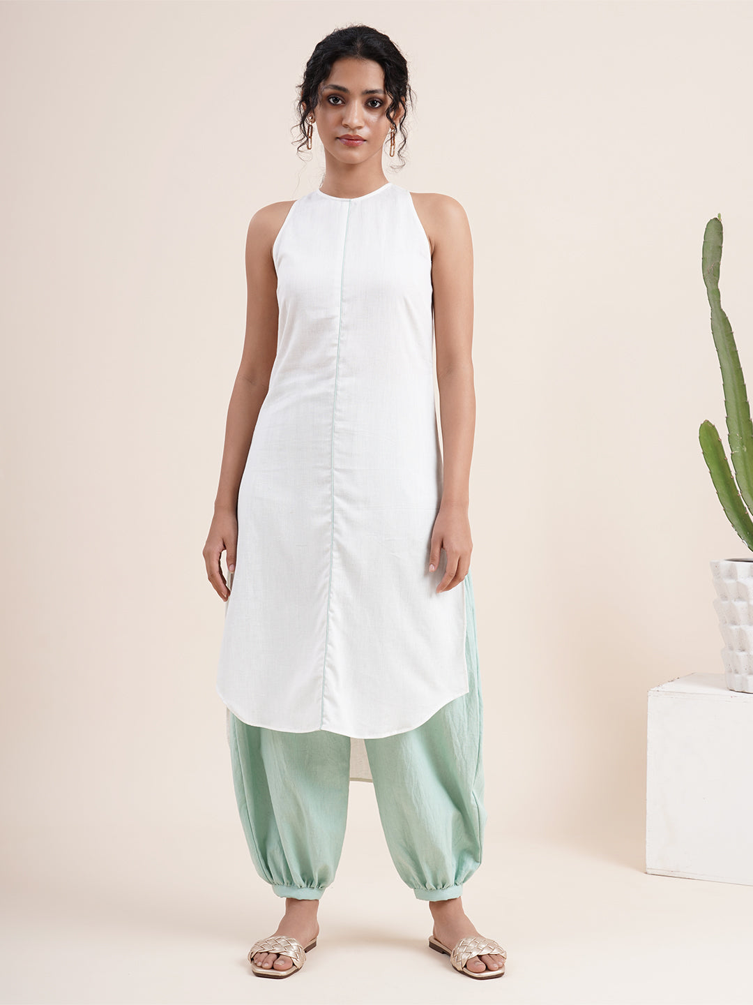 White High-low halter neck Kurta with contrast piping
