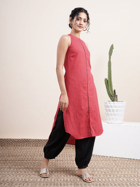 Maroon High-low halter neck Kurta with contrast piping