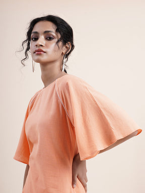 Peach Raglan sleeved kurta with contrast piping