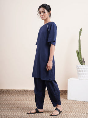 Navy Blue Raglan sleeved kurta with contrast piping