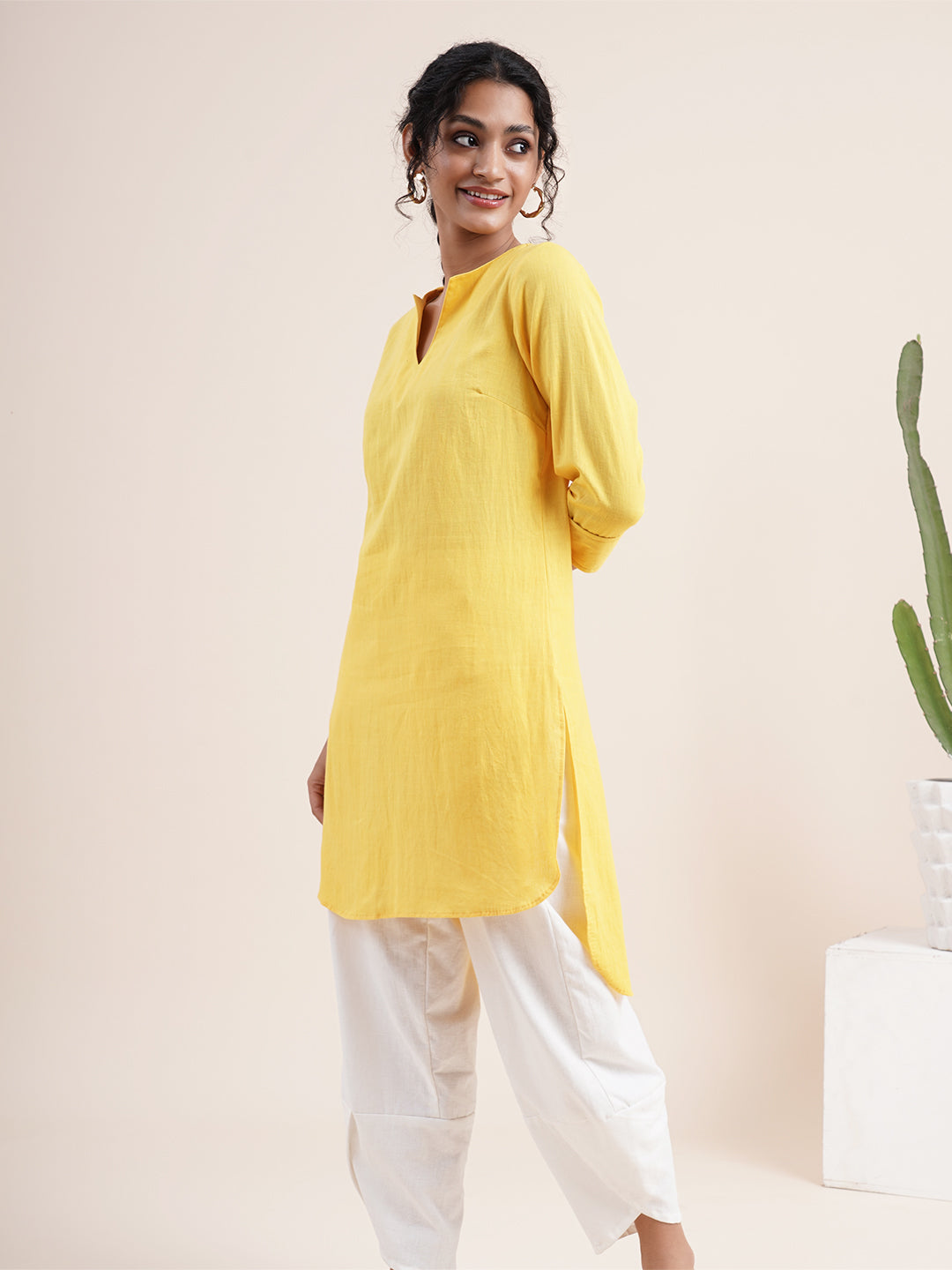 Yellow High low kurta with V- notched neck